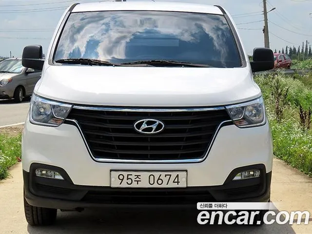 Hyundai The New Grand Starex 3
