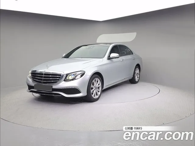 Mercedes-Benz E- W213 E300 4MATIC