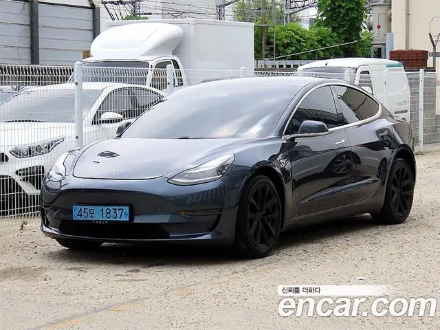 Tesla 3 AWD