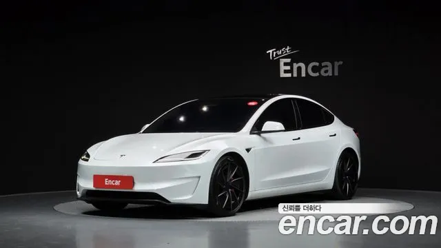 Tesla 3 AWD