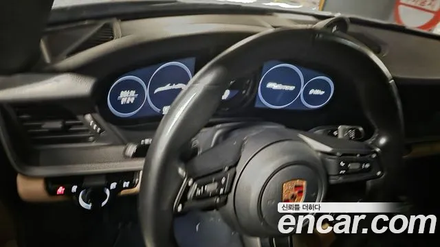 Porsche 911 (992)