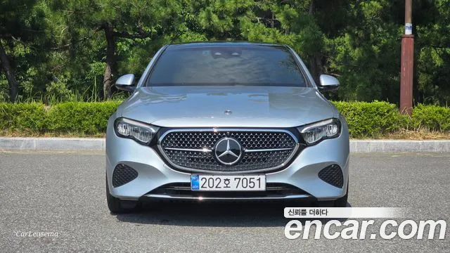 Mercedes-Benz E- W214 E200