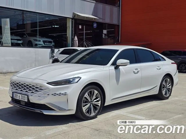 Kia K8 Hybrid Noblesse