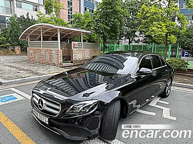 Mercedes-Benz E- W213 E300