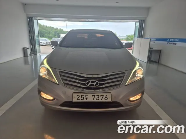 Hyundai Grandeur HG HG240