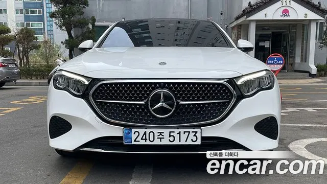 Mercedes-Benz E- W214 E200