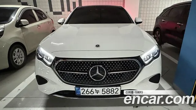 Mercedes-Benz E- W214 E200