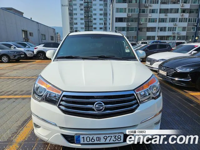 KG Mobility(SsangYong) Korando Turismo 4 WD LT 11