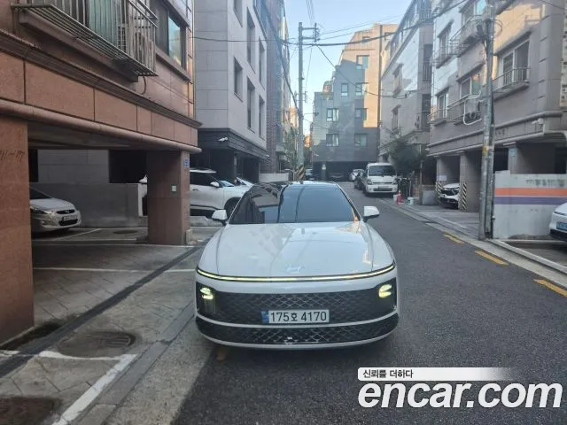Hyundai Grandeur Hybrid (GN7)