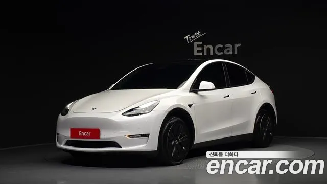 Tesla Model Y AWD