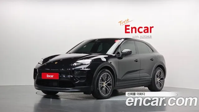 Porsche Macan EV