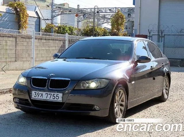 BMW 3 Series (E90) 320 i