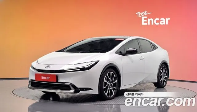 Toyota Prius 5 generation 2.0 PHEV XSE