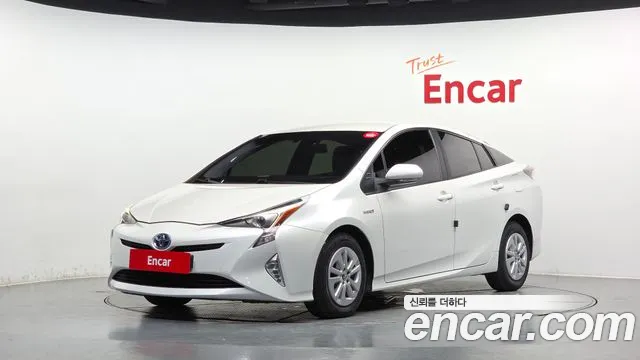 Toyota Prius 4 generation 1.8 E