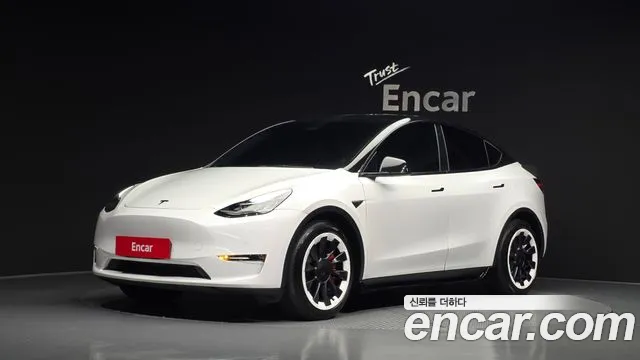 Tesla Model Y AWD