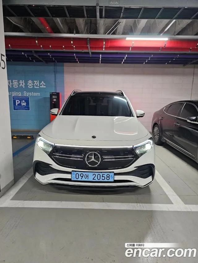 Mercedes-Benz EQB X243 EQB300 4MATIC AMG