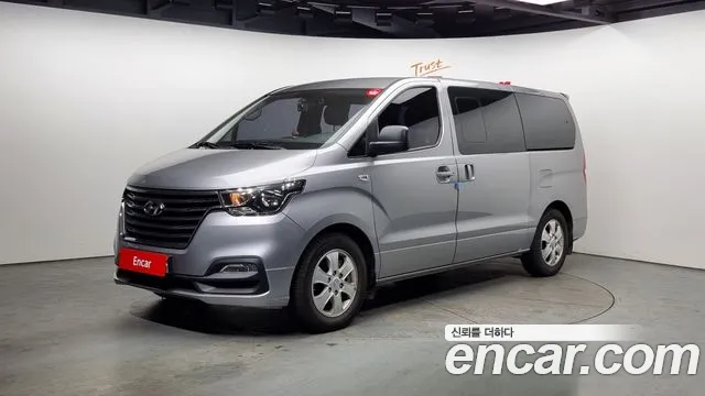 Hyundai The New Grand Starex 12