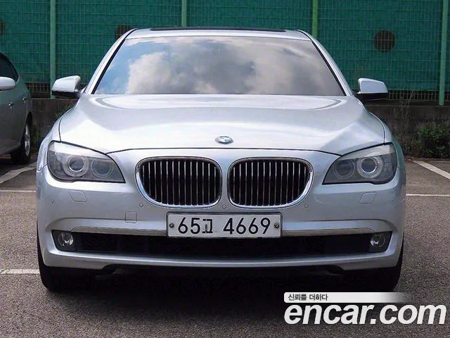 BMW 7 (F01) 740i