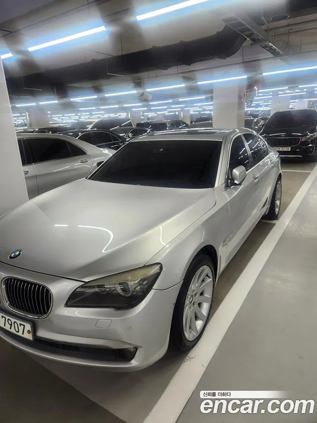 BMW 7 (F01) 740i