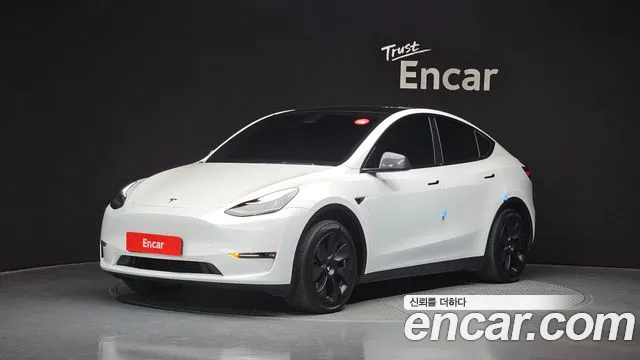 Tesla Y RWD