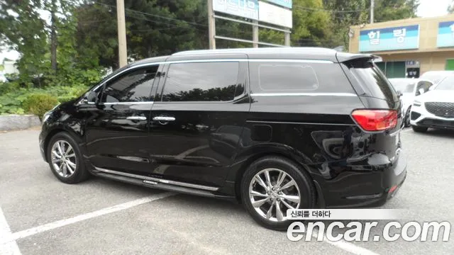 Kia The New Carnival 9 Noblesse