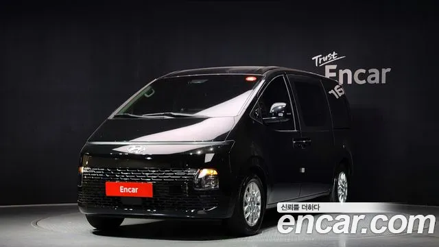 Hyundai Staria /