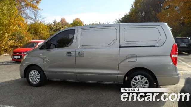Hyundai Grand Starex 3