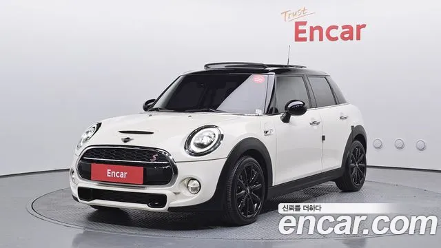 MINI Cooper S 5 Base 3