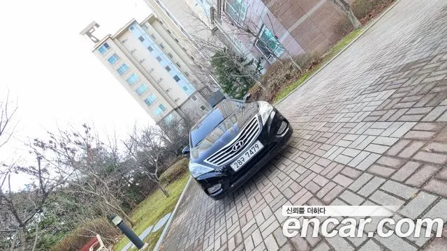 Hyundai Grandeur HG HG240