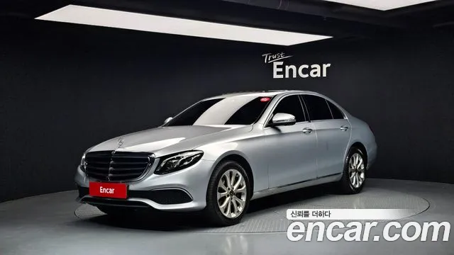 Mercedes-Benz E- W213 E300 4MATIC Exclusive