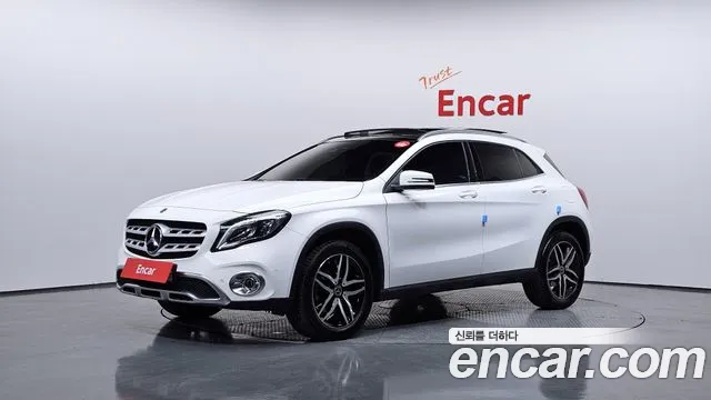 Mercedes-Benz GLA- X156 GLA220 Premium