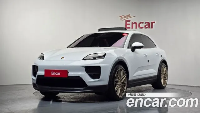 Porsche Macan EV 4S
