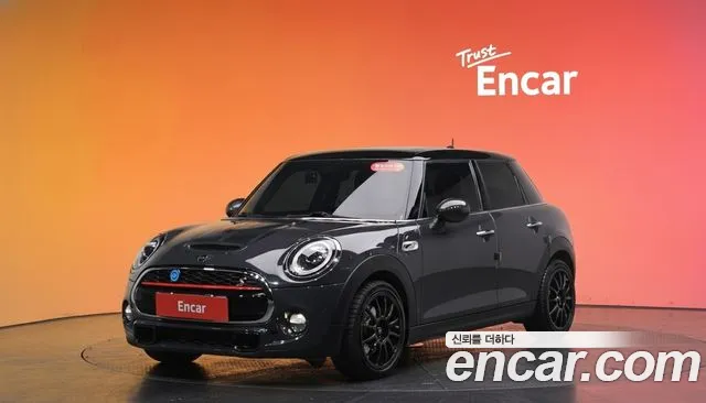MINI Cooper S 5 Base 3