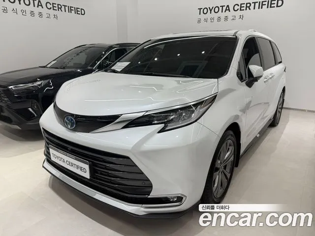Toyota 4 2.5 Hybrid 2WD