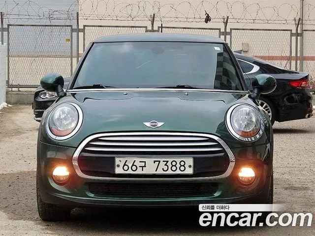 MINI Cooper D Base 3