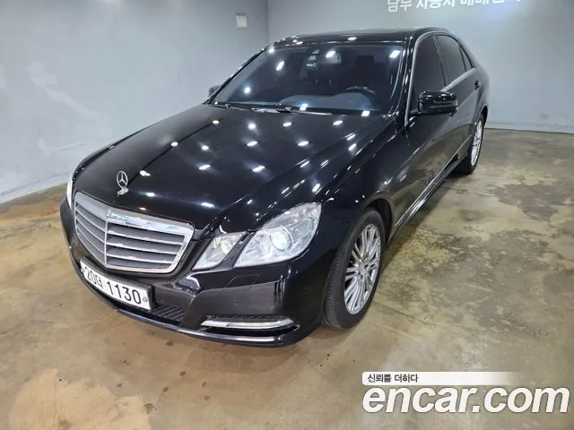 Mercedes-Benz E- W212 E200 CGI