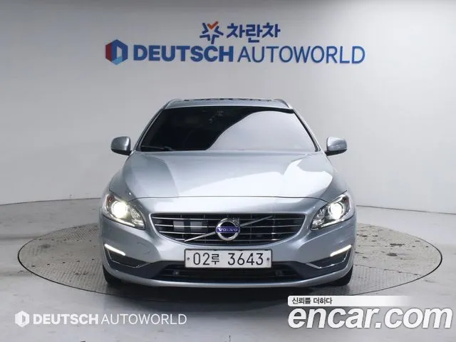 Volvo V60 D4 1