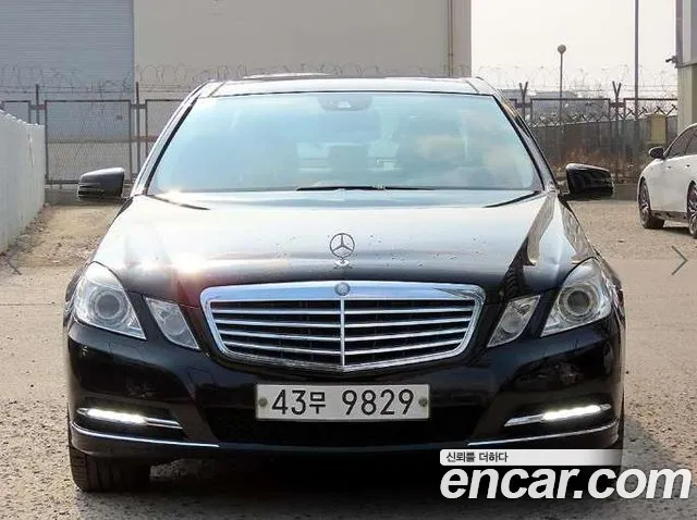Mercedes-Benz E- W212 E300