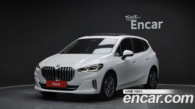BMW 2 (U06) 220i