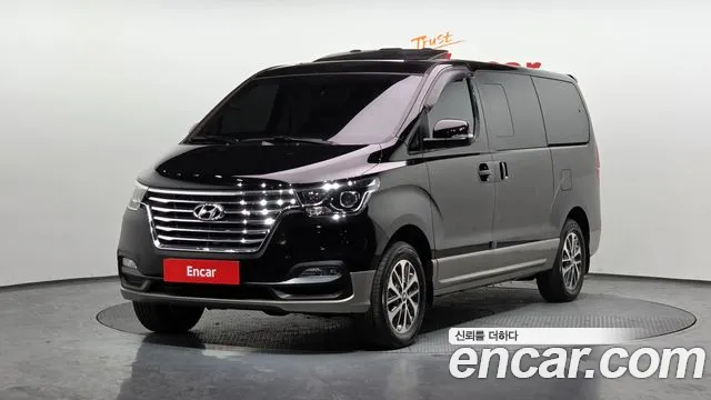 Hyundai The New Grand Starex 4WD 9 Exclusive