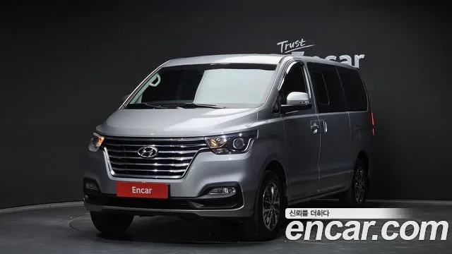 Hyundai The New Grand Starex 4WD 9 Exclusive