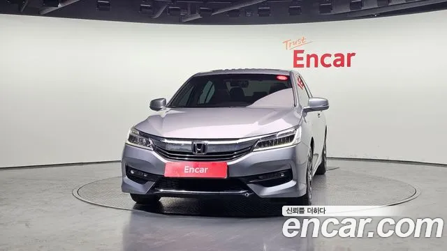 Honda Accord 2.4 9