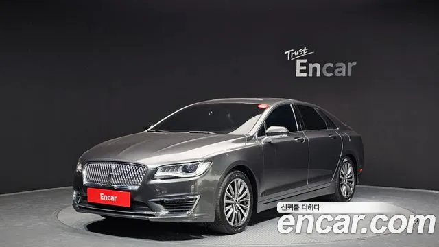 Lincoln MKZ Hybrid 2