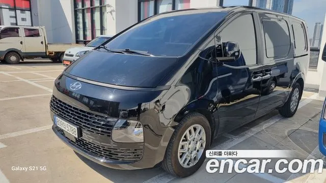 Hyundai Staria 3