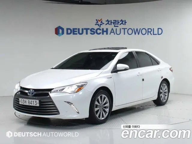 Toyota Camry Hybrid XLE