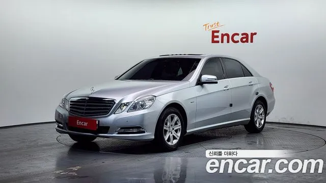 Mercedes-Benz E- W212 E200 CGI