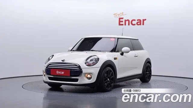 MINI Cooper Base 3