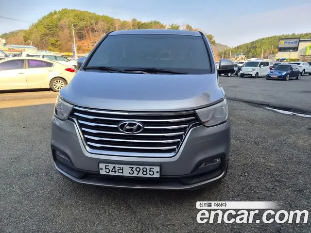 Hyundai The New Grand Starex 9 Exclusive