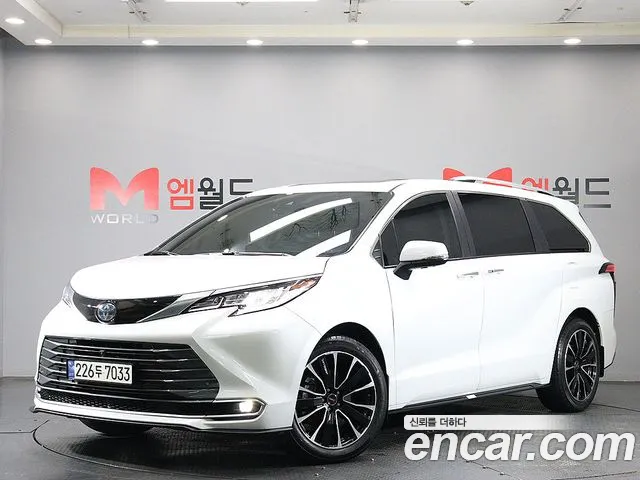 Toyota 4 2.5 Hybrid 2WD