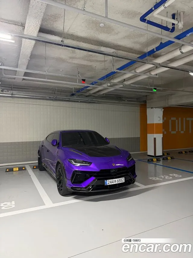 Lamborghini 4.0 V8